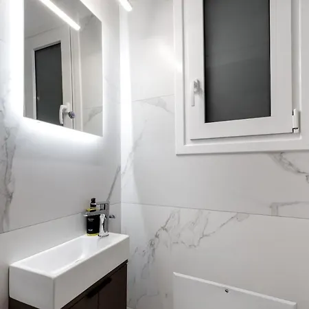 Apartment Cozyopolis - Timeless 3-br Escape In Athens