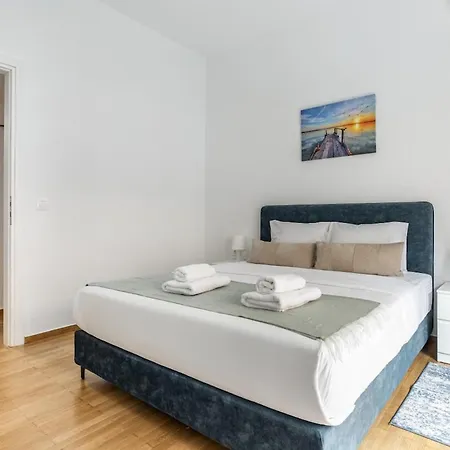 Cozyopolis - Timeless 3-br Escape In Apartment