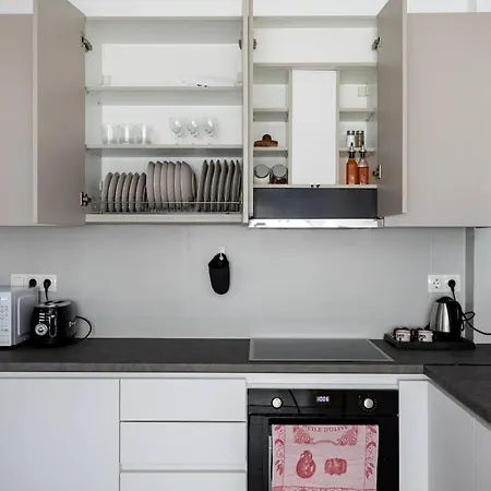 Apartment Cozyopolis - Timeless 3-br Escape In