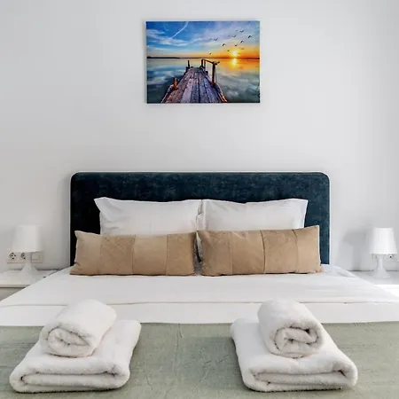 Cozyopolis - Timeless 3-br Escape In * Athens