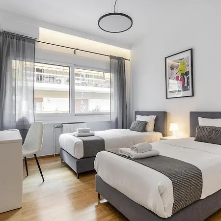 Cozyopolis - Timeless 3-br Escape In Apartment Athens