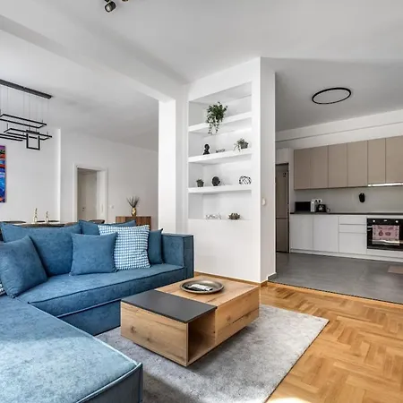 Apartment Cozyopolis - Timeless 3-br Escape In